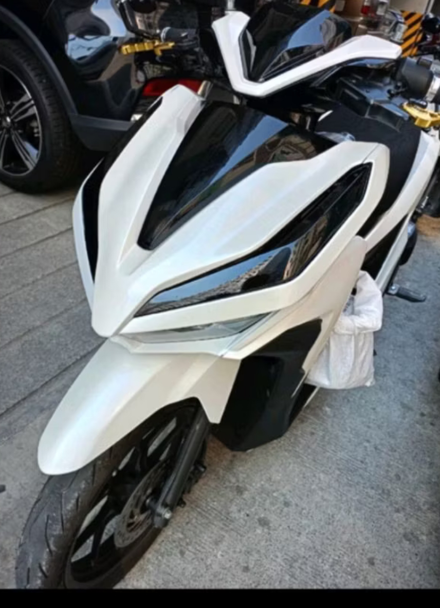 Click 125 cc white